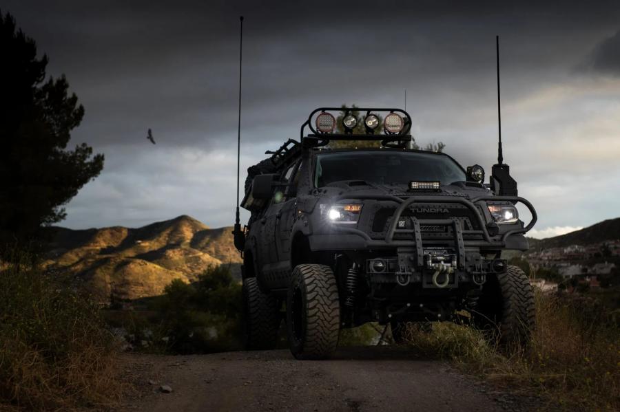  Toyota Tundra CrewMax 4x4 Zombie Apocalypse 2013 года  (фото 15 из 461)